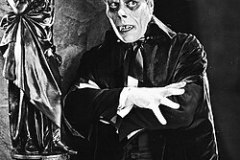 Lon_Chaney_as_The_Phantom